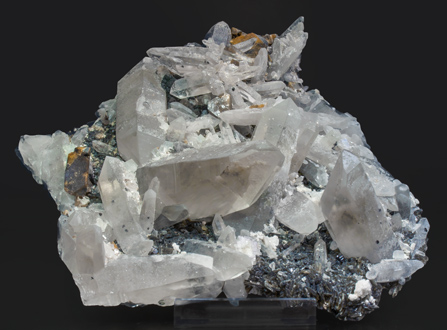 Scheelite with Quartz and Muscovite. 