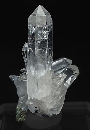 Quartz with Clinochlore. Rear