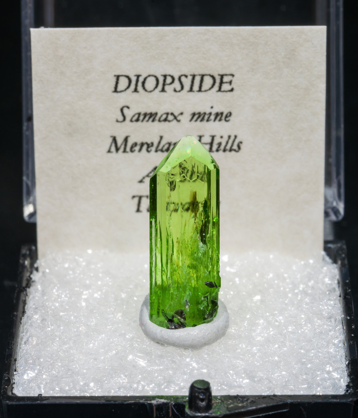 specimens/s_imagesAH6/Diopside-TM81AH6f1.jpg