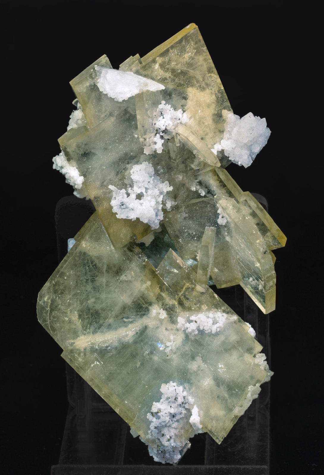 specimens/s_imagesAH8/Baryte-EF69AH8f.jpg