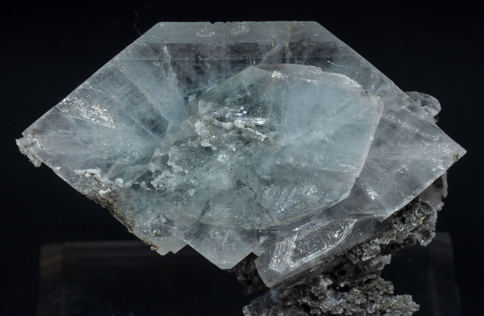 specimens/s_imagesAH9/Baryte-EV96AH9d.jpg