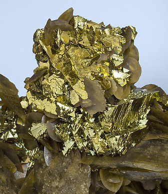 Chalcopyrite with Siderite. 