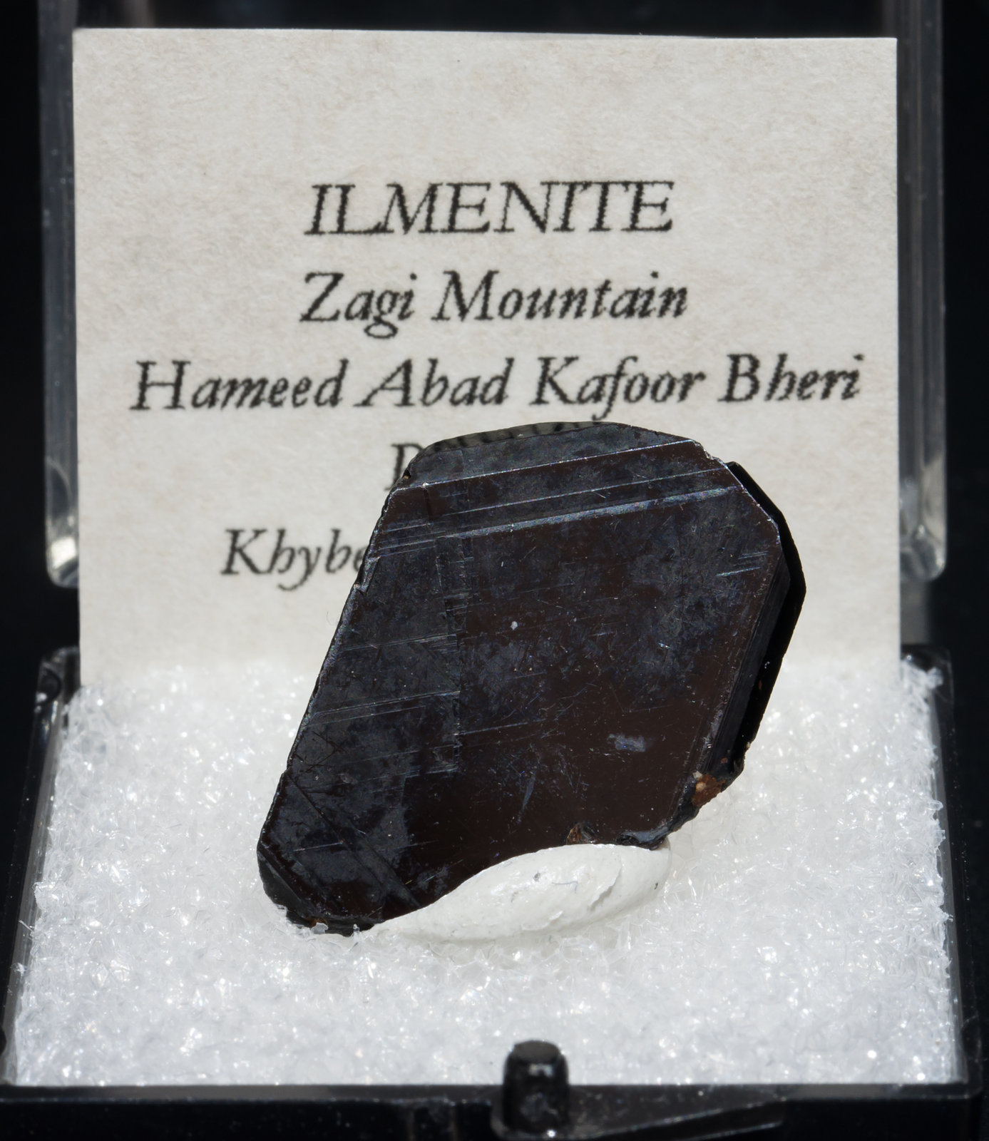 specimens/s_imagesAI0/Ilmenite-TX56AI0f1.jpg