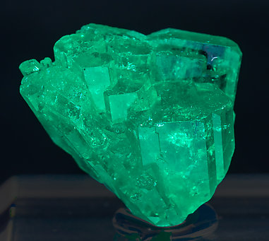 Beryl (variety emerald). Front