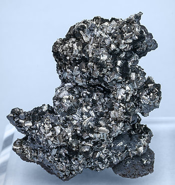 Pyrolusite with Romanèchite. 