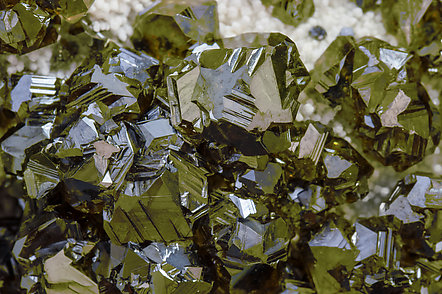 Sphalerite (variety cleiophane) with Calcite. 