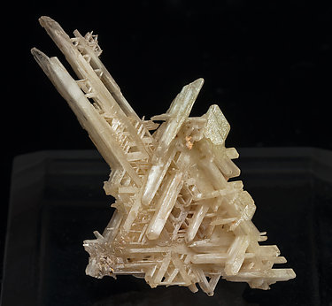 Twinned Cerussite. Front