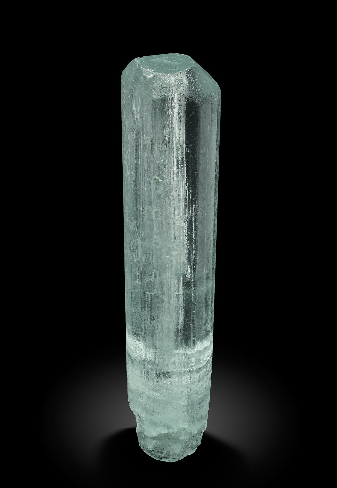 specimens/s_imagesAI6/Beryl_aquamarine-ME68AI6_5010_f.jpg