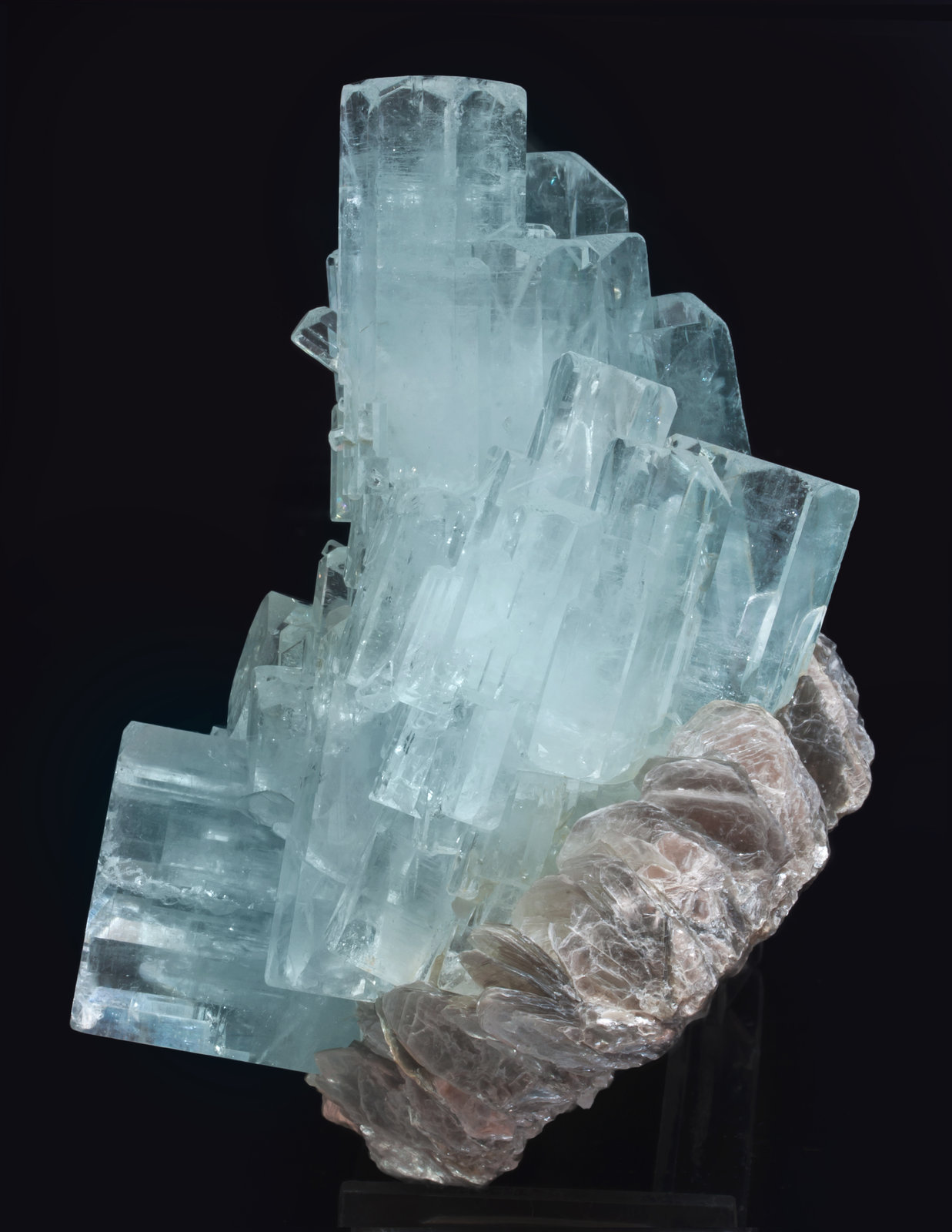 specimens/s_imagesAI8/Beryl_aquamarine-ET97AI8s2.jpg