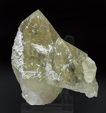 Quartz (variety citrine) with Clinozoisite-Epidote (Series) and Calcite.