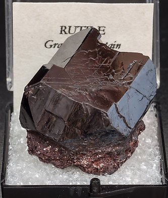 Rutile with Pyrophyllite.