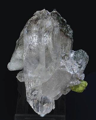 Titanite with Quartz and inclusions. Side