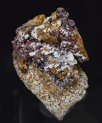 Spinel with Clinohumite and Calcite. 