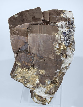 Pyrrhotite with Pyrite, Quartz and Sphalerite. Side