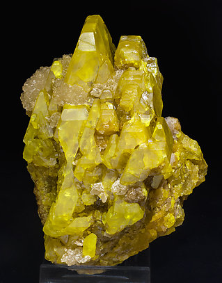 Sulphur with Calcite. Front