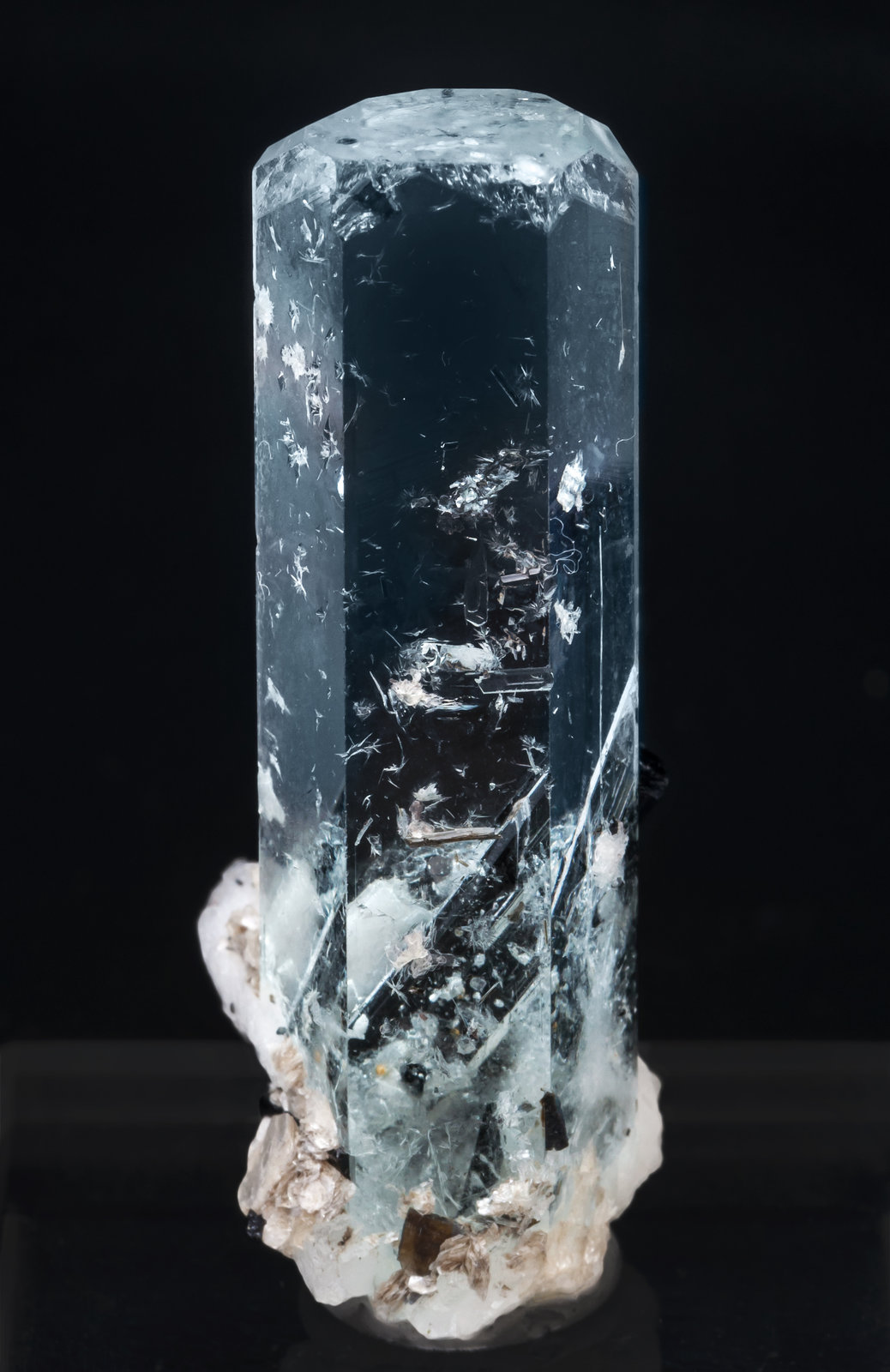 specimens/s_imagesAJ1/Beryl_aquamarine-MB48AJ1f.jpg