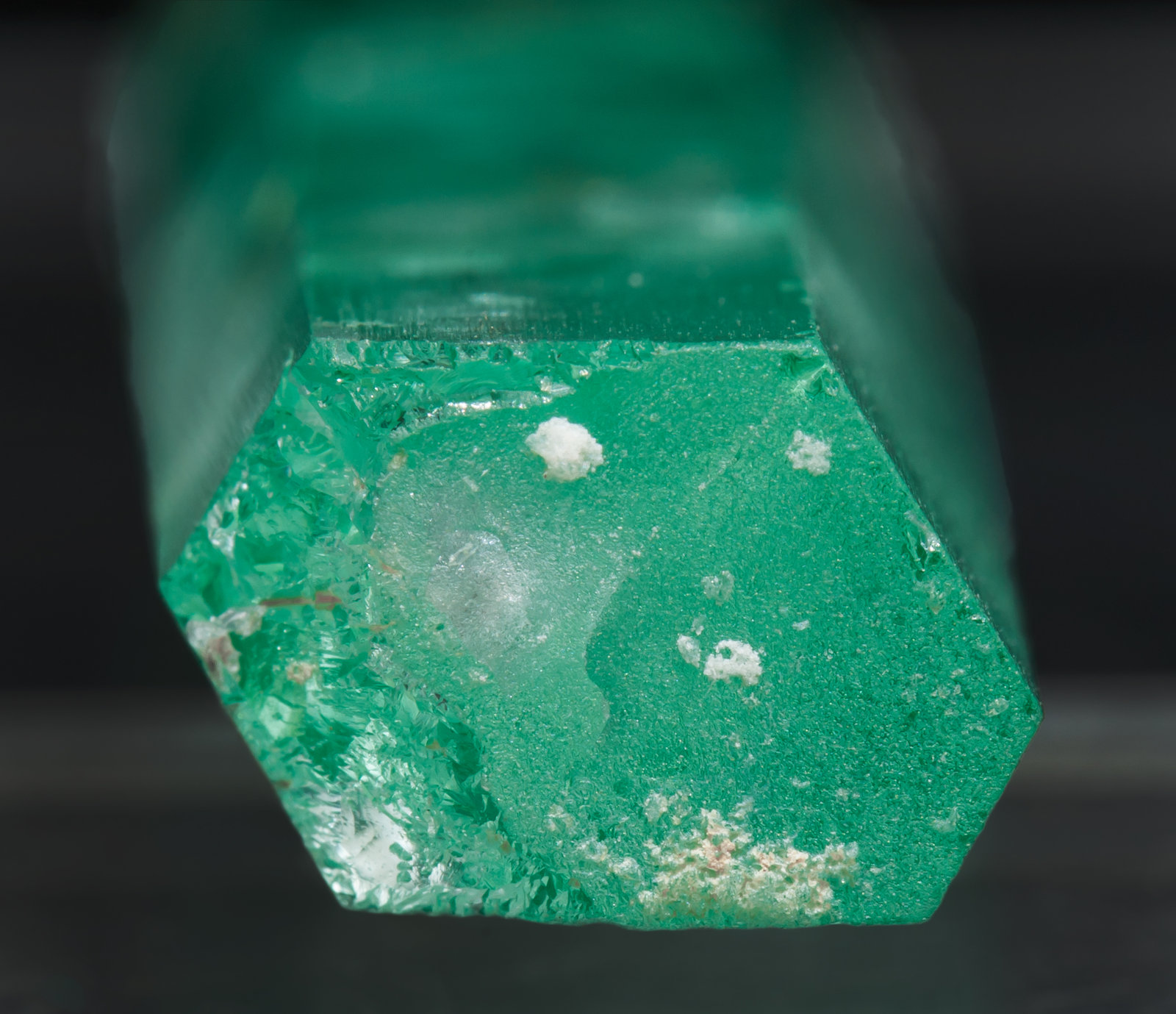 specimens/s_imagesAJ1/Beryl_emerald-MA87AJ1b.jpg