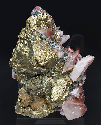 Chalcopyrite with Calcite.