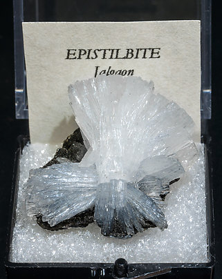 Epistilbita. 