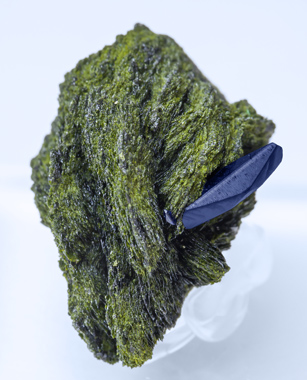 Volborthite with Azurite. Side