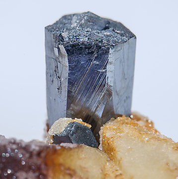 Pyrargyrite with Calcite. Close-up