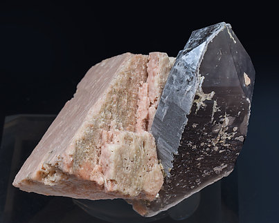 Microcline with Quartz (variety smoky). Side