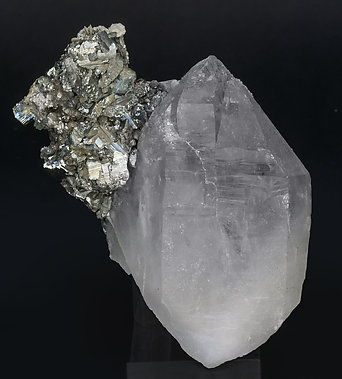 Quartz with Arsenopyrite, Marcasite, Siderite, Calcite and Muscovite.