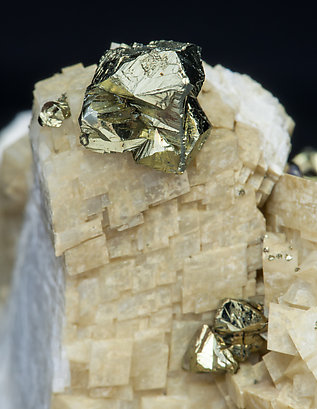 Chalcopyrite with Dolomite and Calcite. 