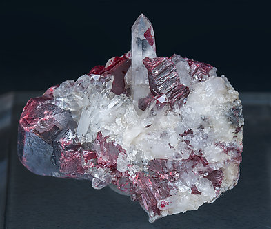 Quartz with Cinnabar.