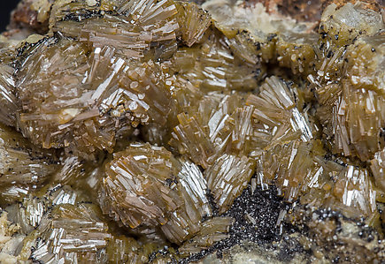 Vanadinite (variety endlichite). 