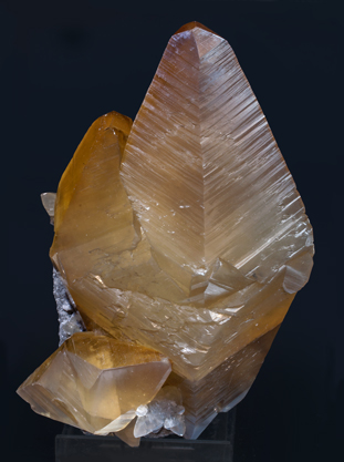 Calcite. Front