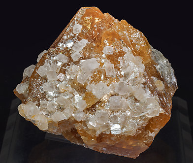 Scheelite with Fluorite and Muscovite. Rear