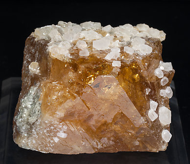 Scheelite with Fluorite and Muscovite. Top