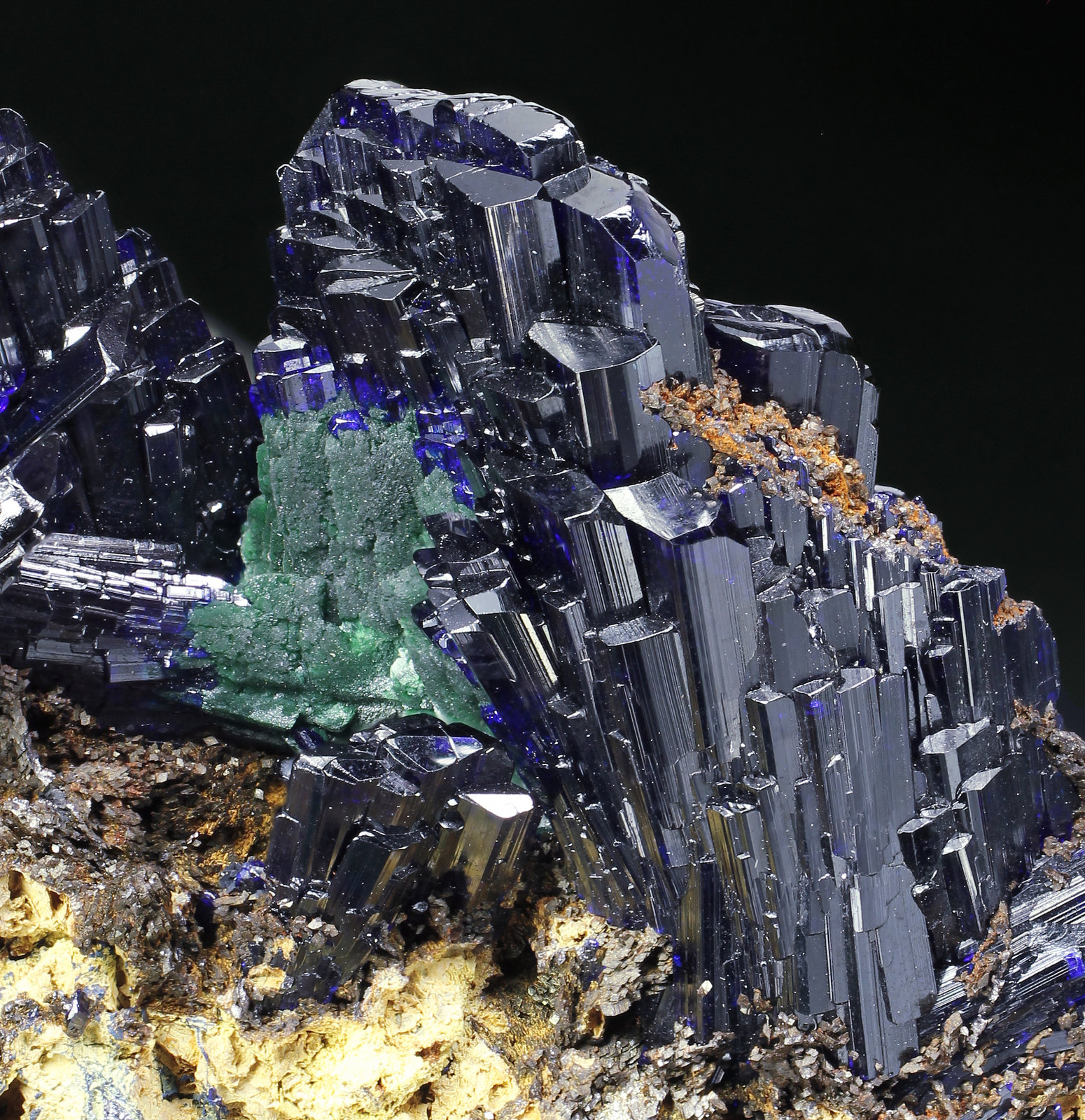 specimens/s_imagesAK1/Azurite-EJ91AK1_9749_d3.jpg