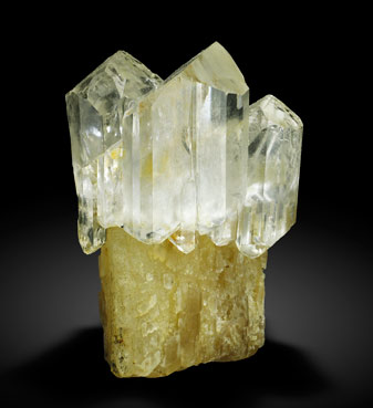 Baryte with inclusions. Side