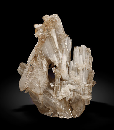 Twinned Cerussite. Photo: Joaquim Calln