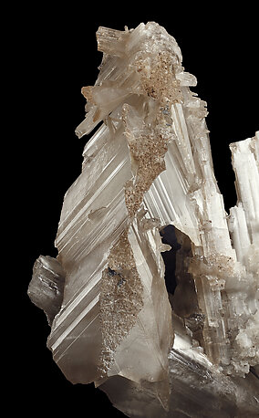 Twinned Cerussite. Photo: Joaquim Calln