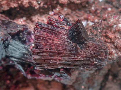 Erythrite on Skutterudite. 