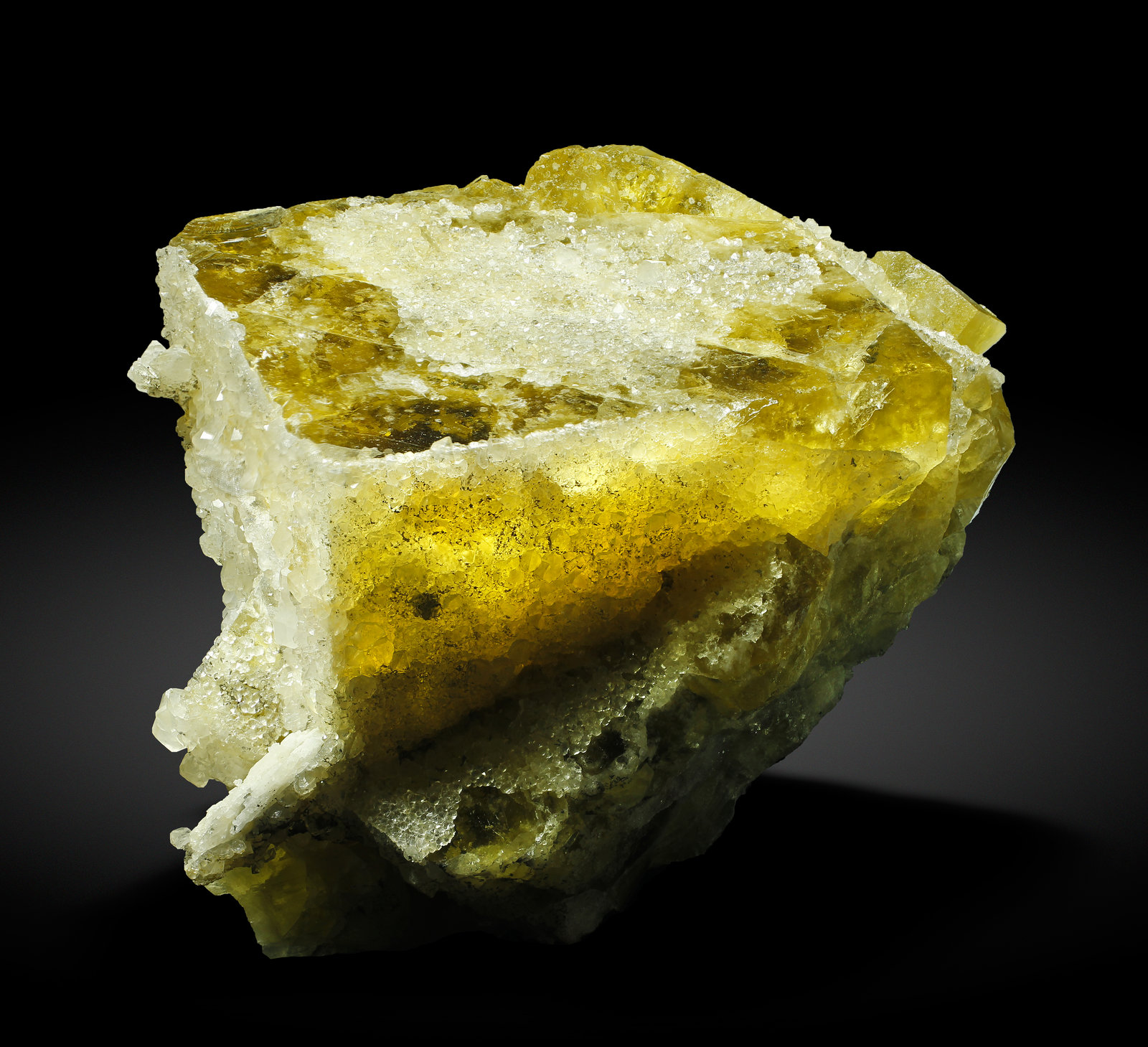 specimens/s_imagesAK2/Fluorite-EF96AK2_3519_s.jpg