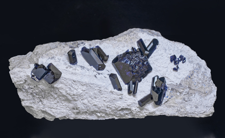 Azurite on Dickite. 