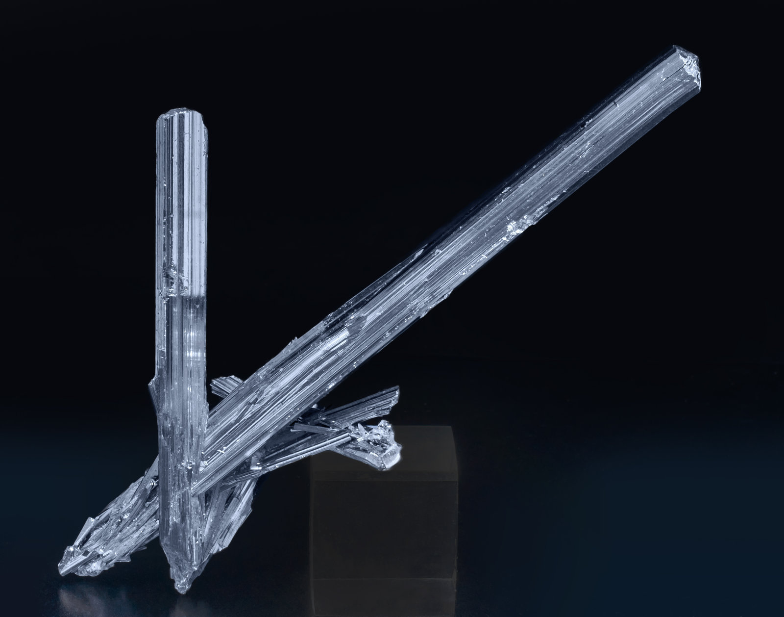 specimens/s_imagesAK3/Stibnite-ME56AK3f.jpg