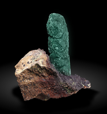 Malachite after Azurite. Side / Photo: Joaquim Calln