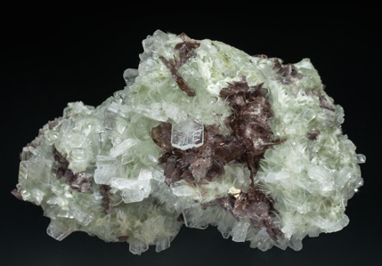 Axinite-(Fe) on Albite and Actinolite (variety byssolite). Top