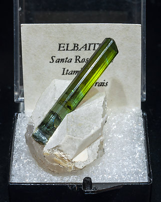 Elbaita (variedad verdelita) con Cuarzo. 