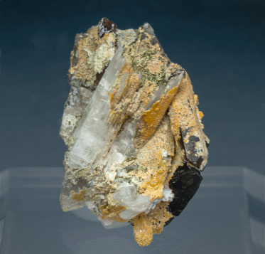 Eudidymite with Aegirine and Quartz. Side