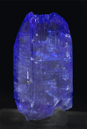 Zoisite (variety tanzanite). Rear