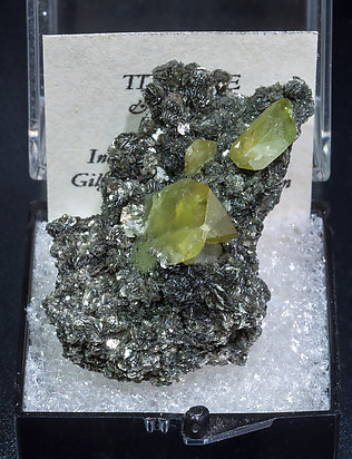 Titanite with Muscovite.