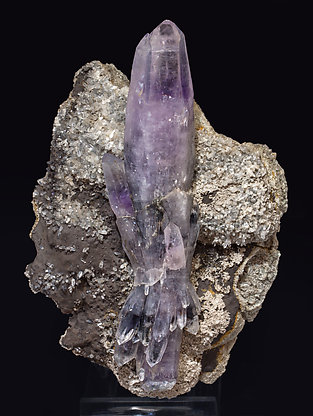 Quartz (variety amethyst) with Quartz.