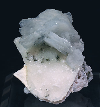 Baryte with Rhodochrosite.