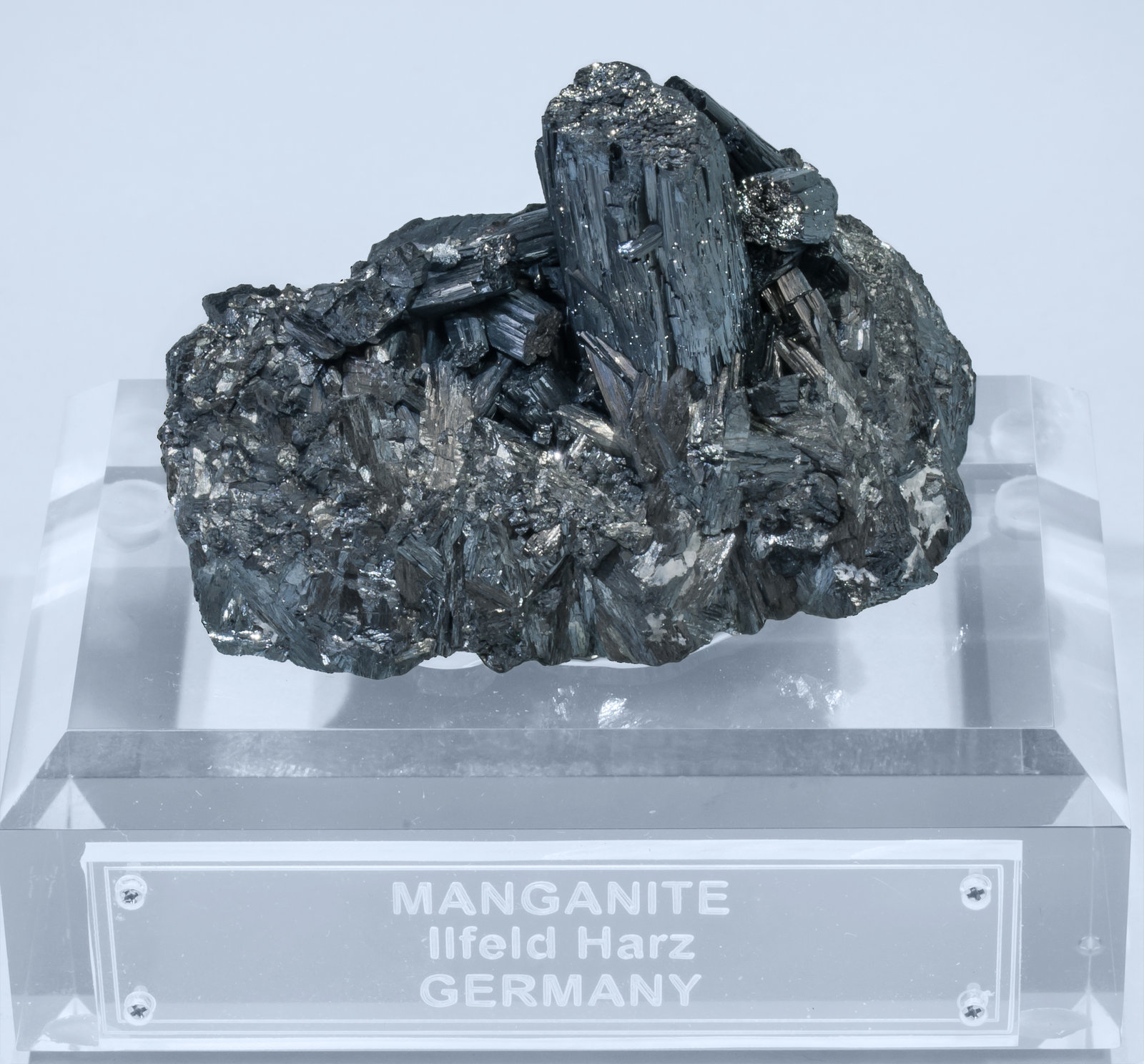 specimens/s_imagesAL0/Manganite-EG67AL0f1.jpg
